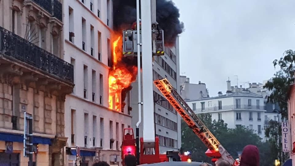 Nuit tragique à Stains : Incendie meurtrier avec trois victimes et un enfant en danger de mort